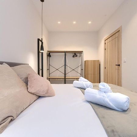 Apartamentos Basarrate Self Check In Bilbao Exteriör bild